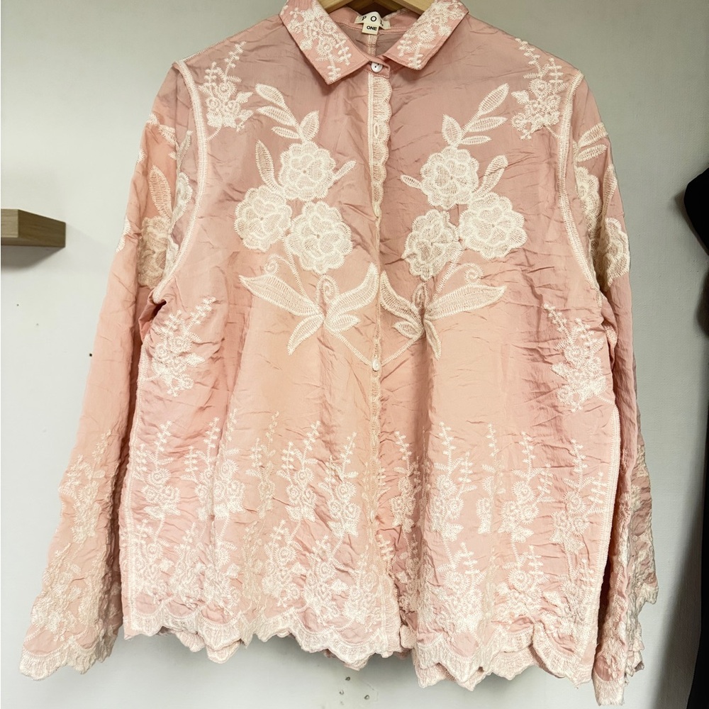 POL Pink Floral Lace Blouse
